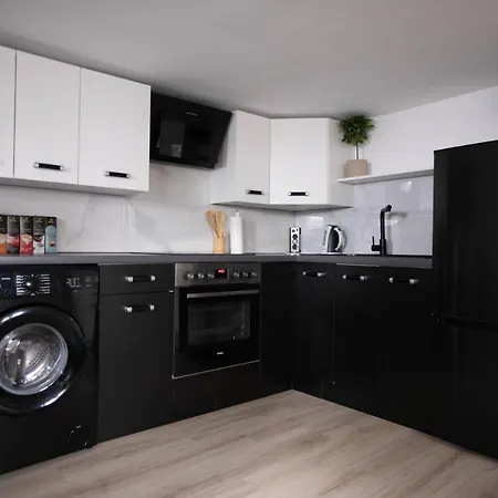 80Qm - 4 Rooms - Private Parking - Keller-Basement - Mallibase Apartments Hannover Exterior foto