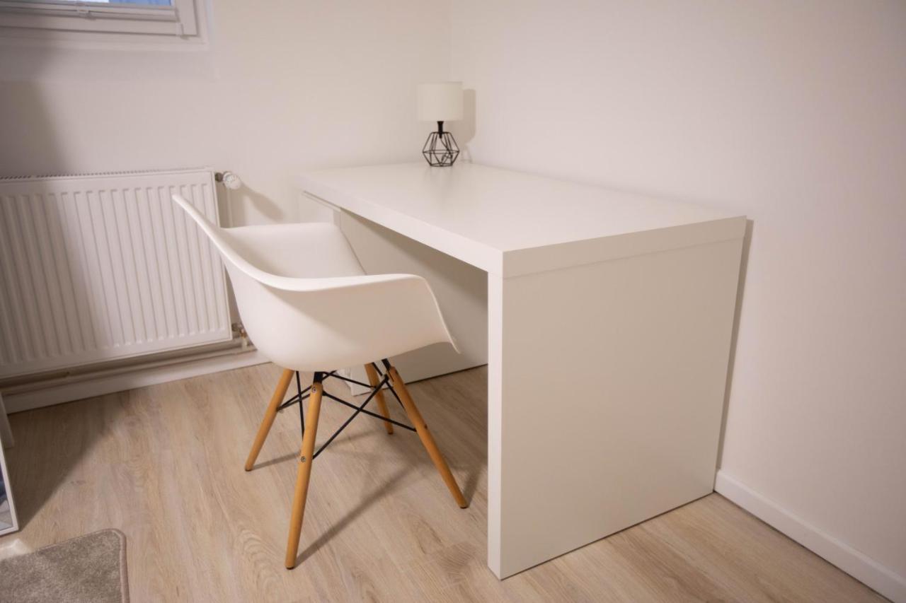 80qm - 4 - Private Parking - Keller-basement - Mallibase Appartement *