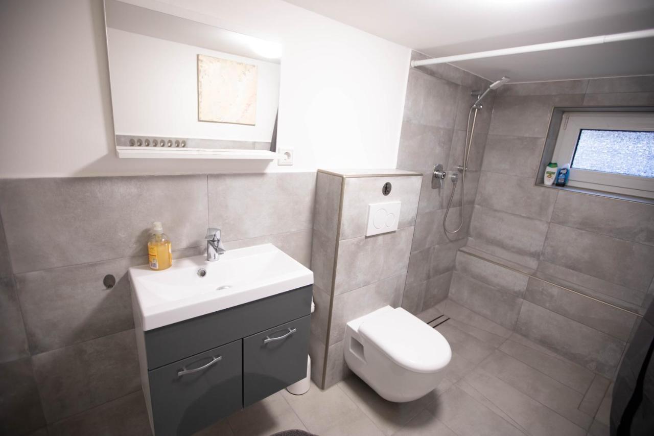 Appartement 80qm - 4 - Private Parking - Keller-basement - Mallibase *