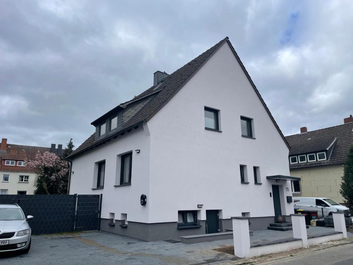 80qm - 4 - Private Parking - Keller-basement - Mallibase Appartement *
